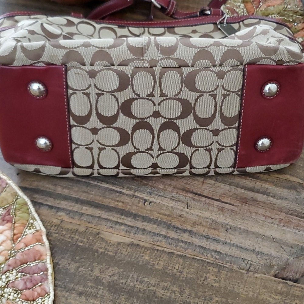 Authentic Coach Shoulder Handbag - Picture 5 of 7